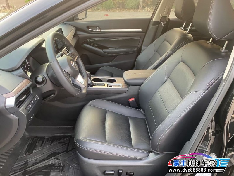 22年日产天籁轿车抵押车出售