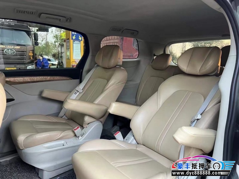 17年别克GL8轿车抵押车出售