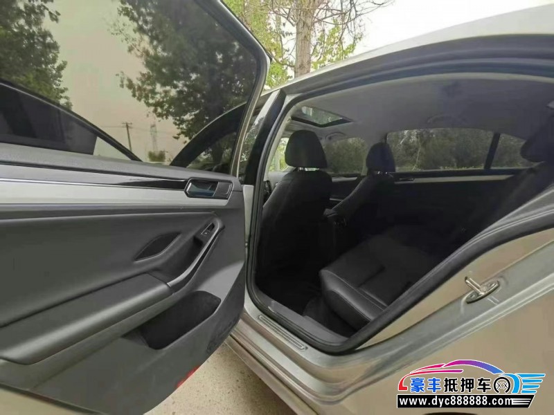 19年大众速腾轿车抵押车出售