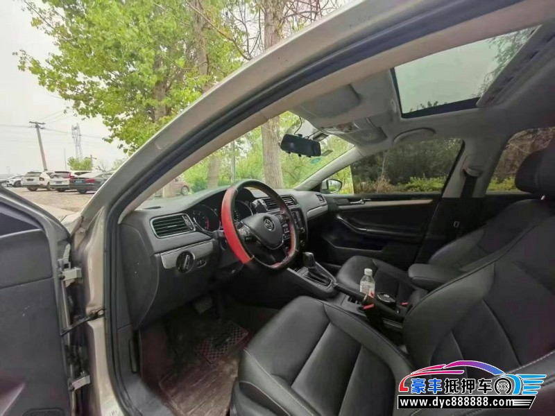 19年大众速腾轿车抵押车出售