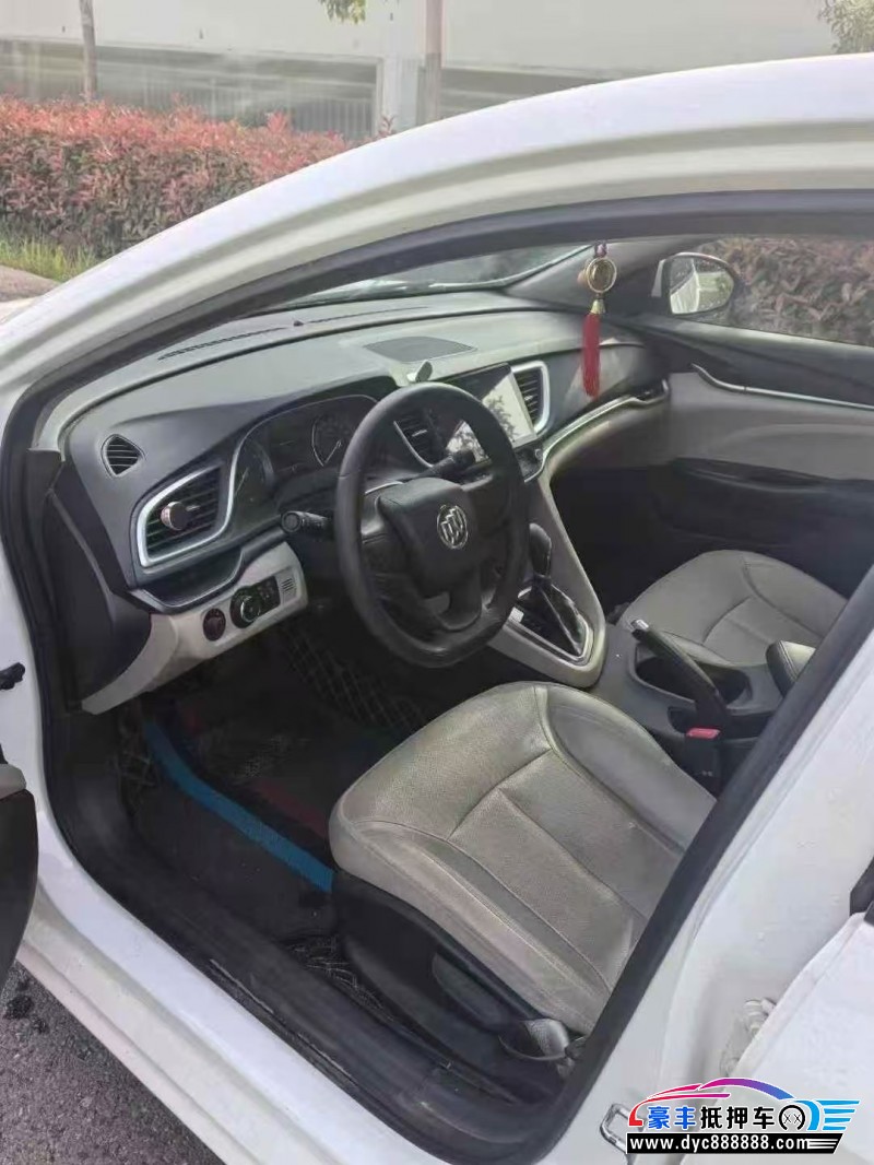 20年别克英朗轿车抵押车出售