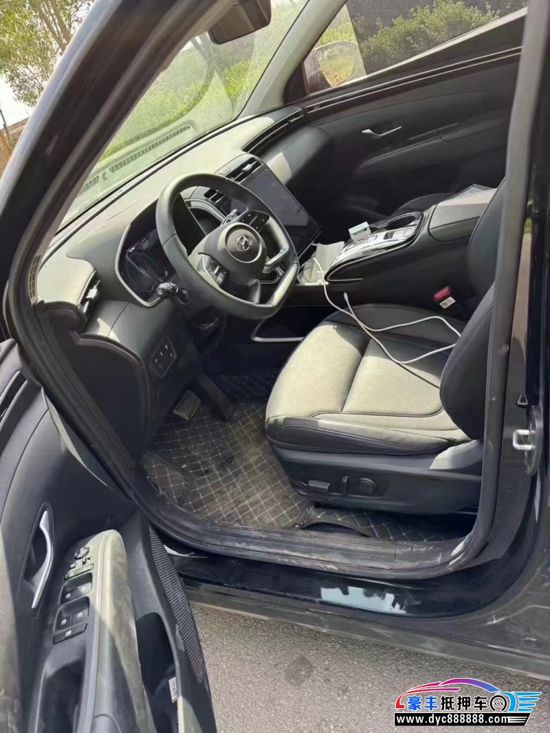 25年现代途胜轿车抵押车出售