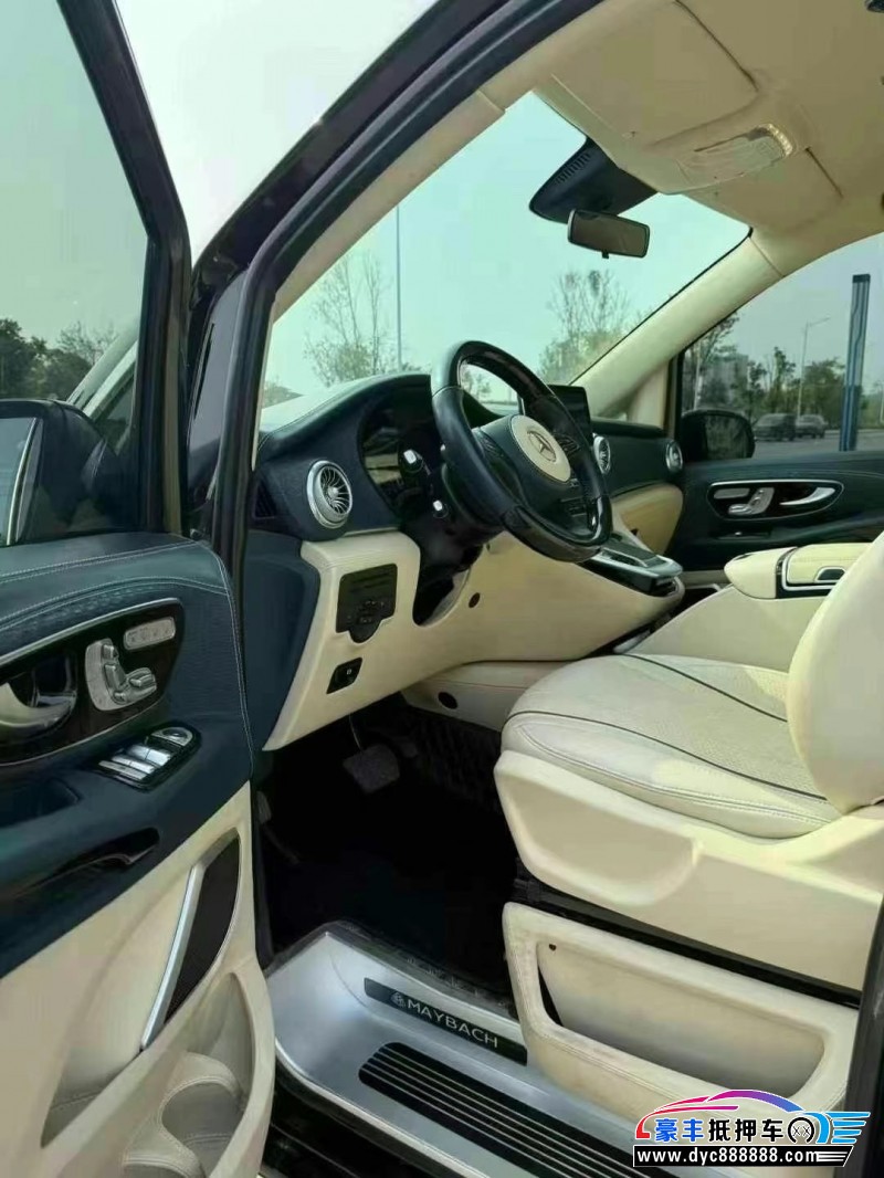 23年奔驰威霆轿车抵押车出售