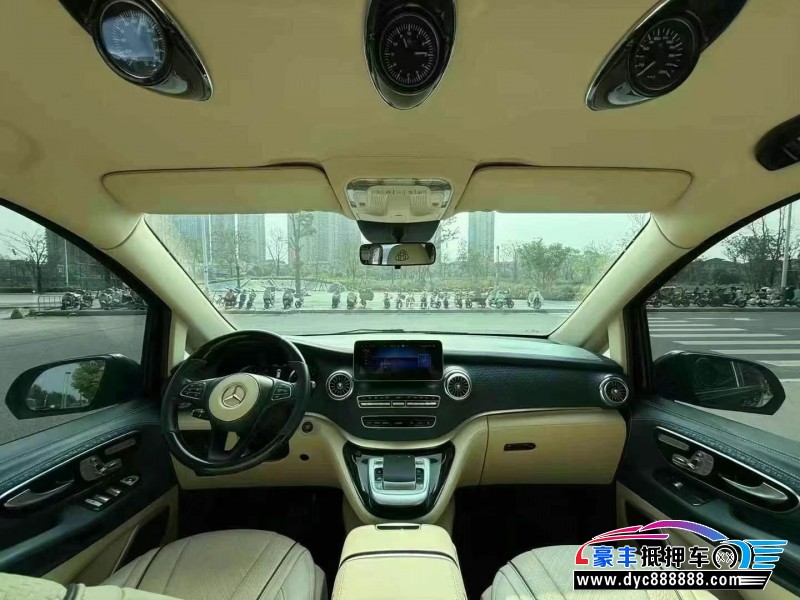 23年奔驰威霆轿车抵押车出售