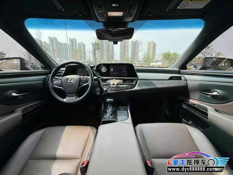 22年雷克萨斯ES轿车抵押车出售