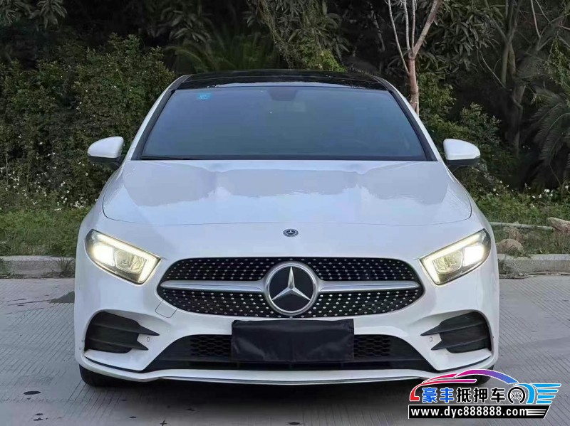 20年奔驰A轿车抵押车出售