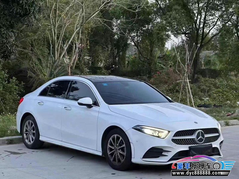 20年奔驰A轿车抵押车出售