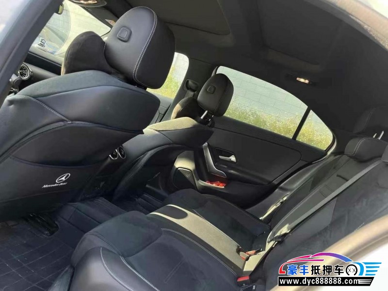 21年奔驰A轿车抵押车出售