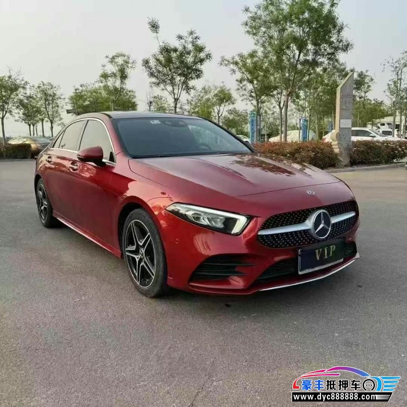 18年奔驰A轿车抵押车出售