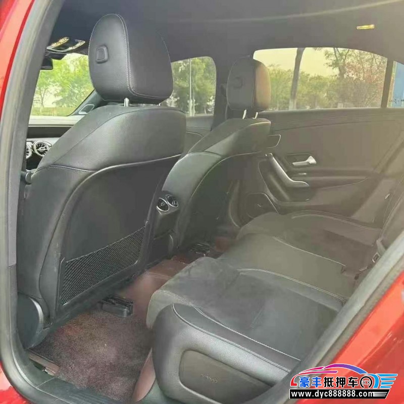 18年奔驰A轿车抵押车出售