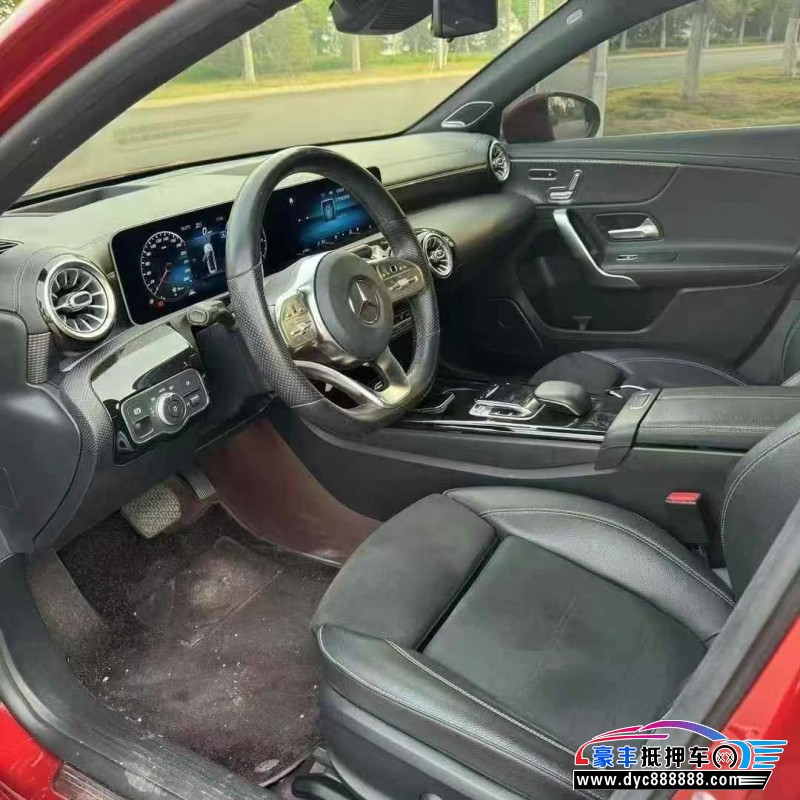 18年奔驰A轿车抵押车出售