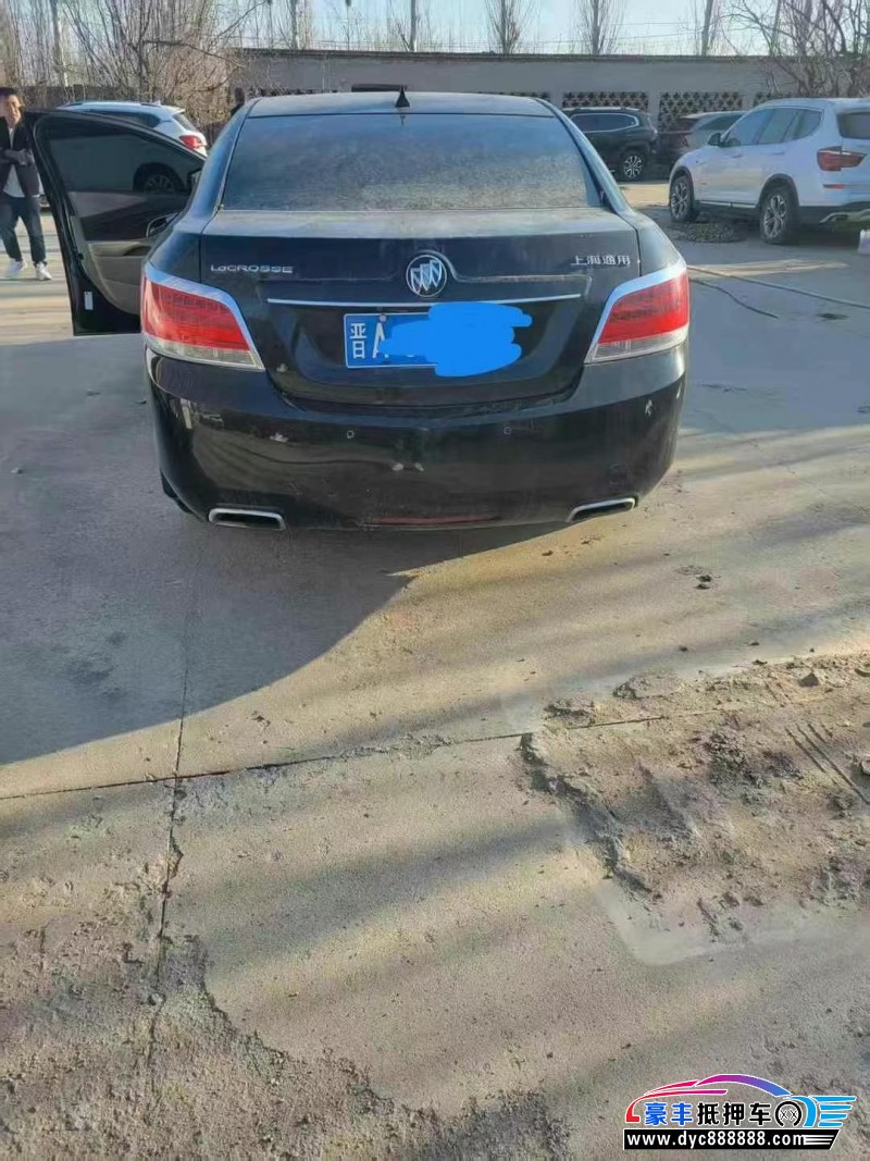 12年别克君越轿车抵押车出售