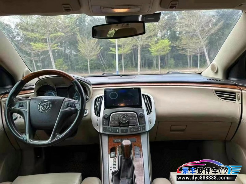 10年别克君越轿车抵押车出售