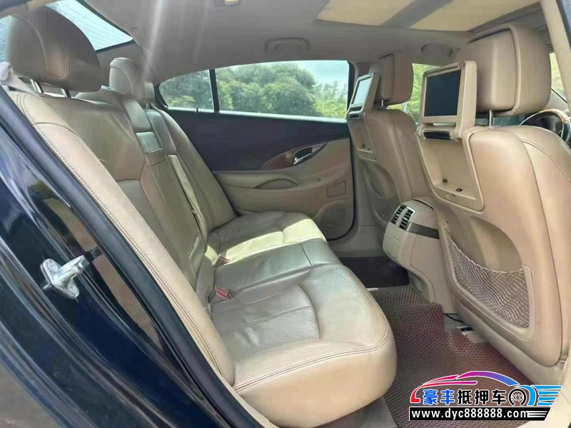 10年别克君越轿车抵押车出售