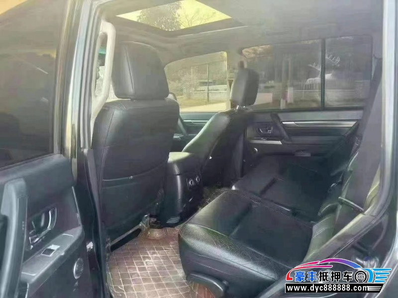 11年三菱帕杰罗轿车抵押车出售