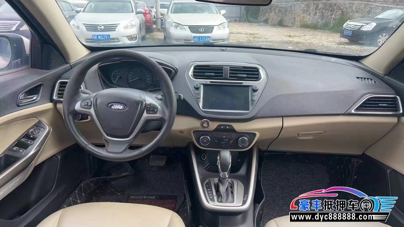 16年福特福睿斯轿车抵押车出售