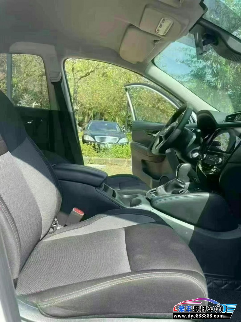 21年日产逍客轿车抵押车出售