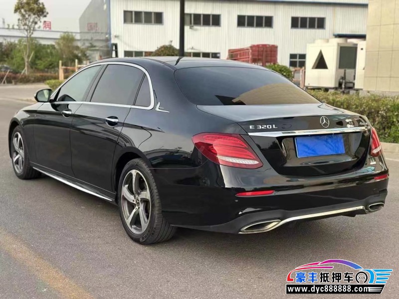 17年奔驰E轿车抵押车出售