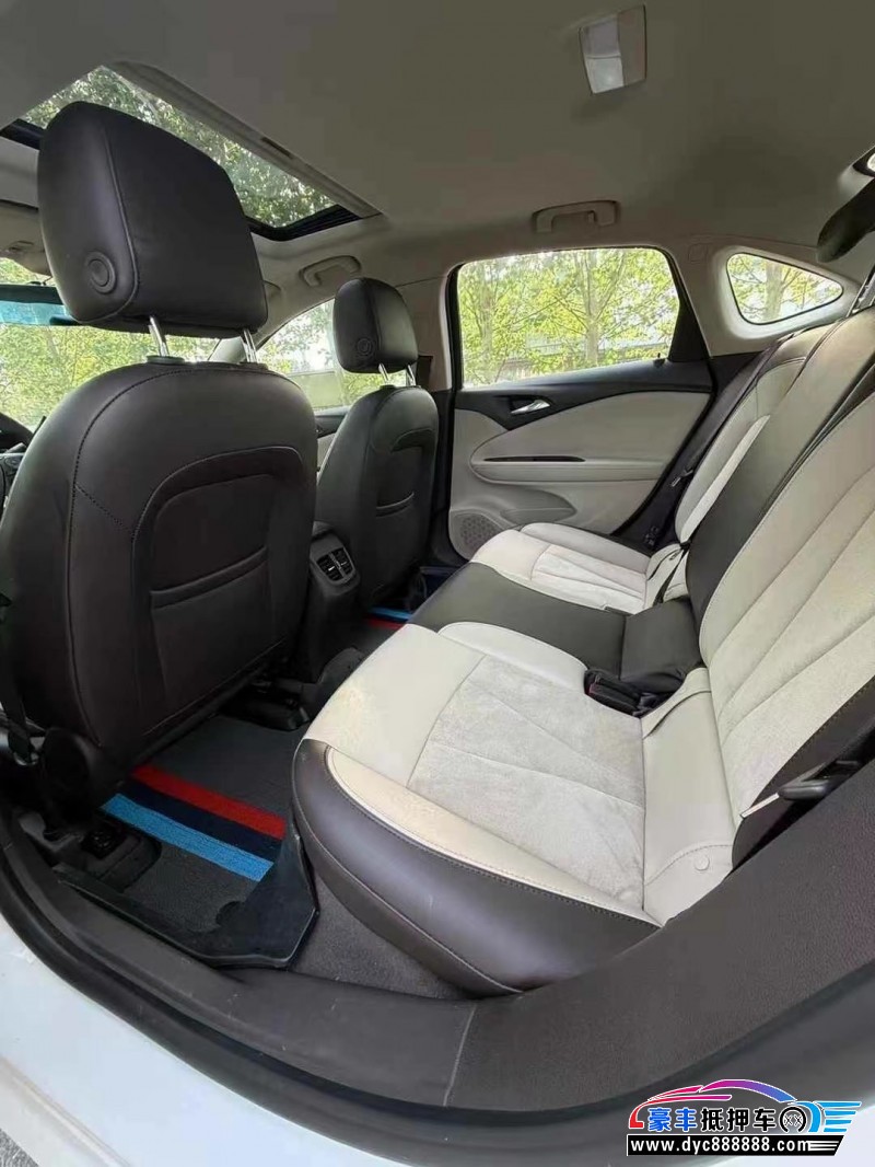 17年别克威朗轿车抵押车出售