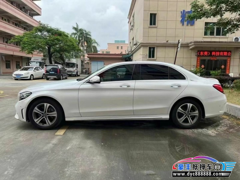 20年奔驰C轿车抵押车出售