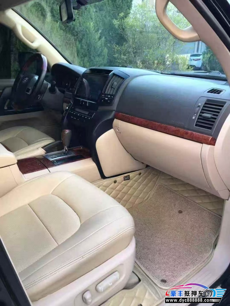 15年丰田兰德酷路泽（陆巡）轿车抵押车出售