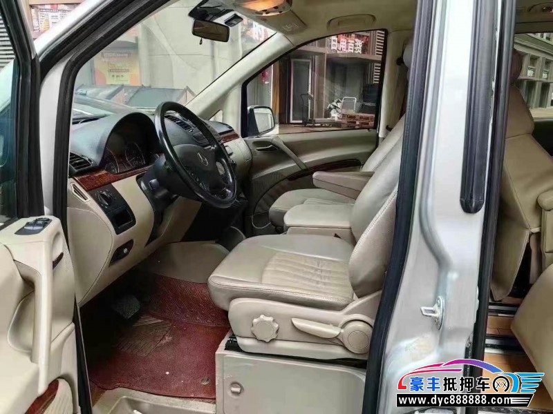 17年奔驰唯雅诺轿车抵押车出售