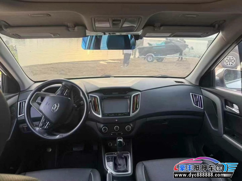 16年现代ix25轿车抵押车出售