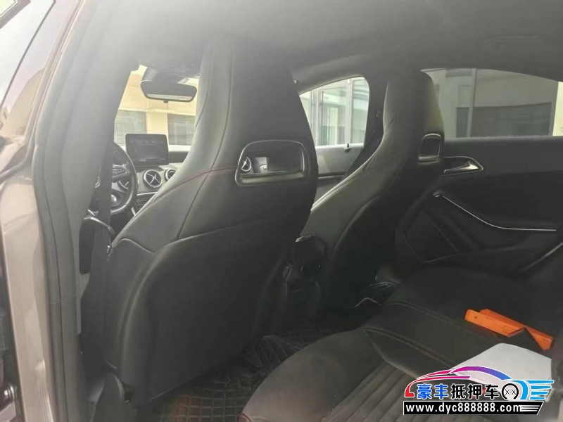 18年奔驰CLA轿车抵押车出售