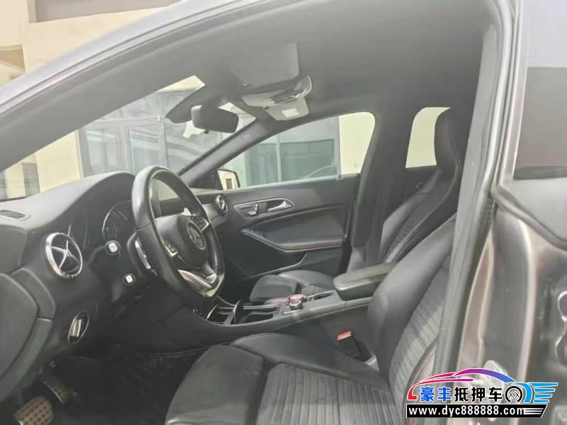 18年奔驰CLA轿车抵押车出售