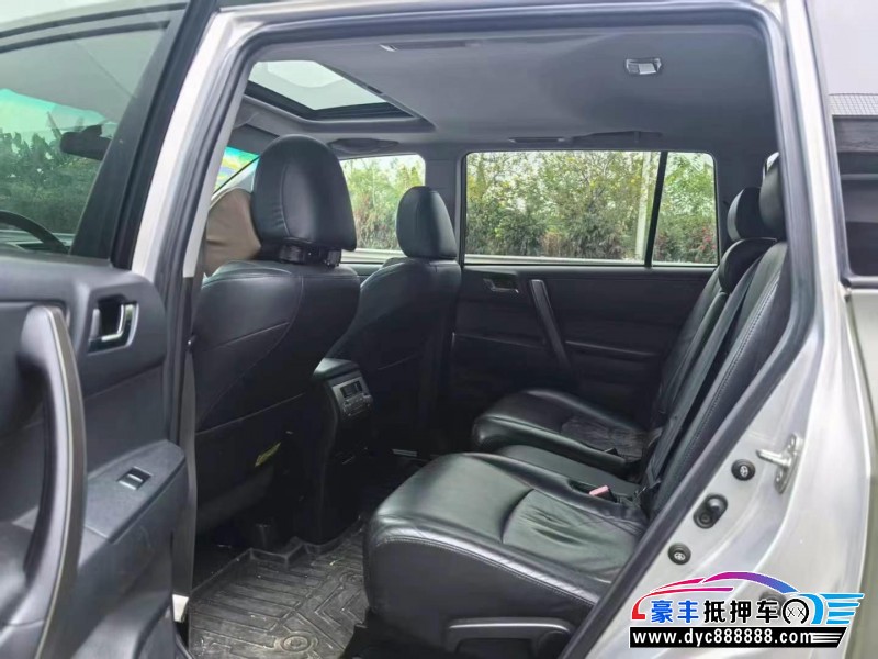 10年丰田汉兰达轿车抵押车出售