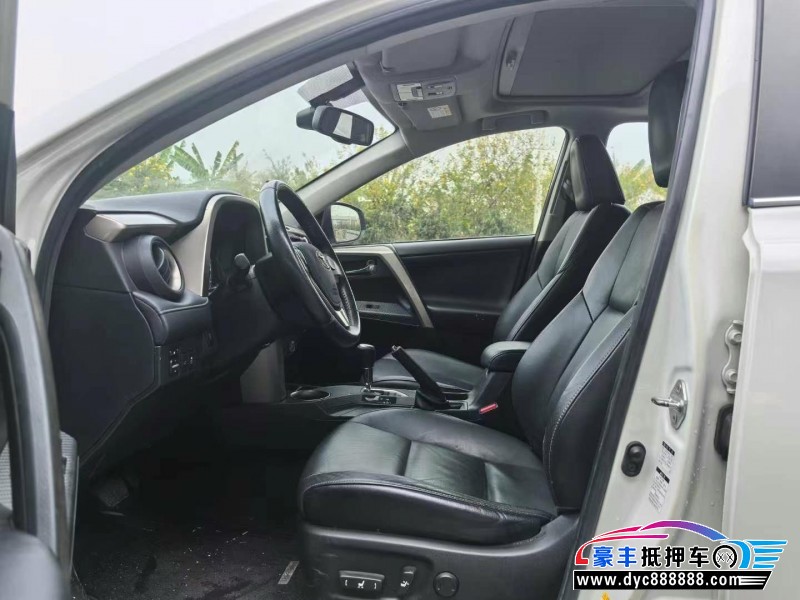 15年丰田RAV4轿车抵押车出售