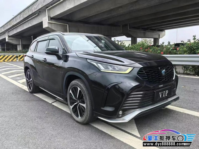 22年丰田皇冠轿车抵押车出售