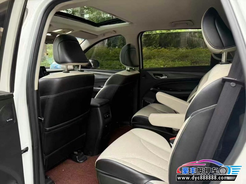 18年宝骏730轿车抵押车出售