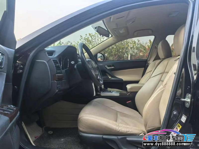 14年丰田锐志轿车抵押车出售