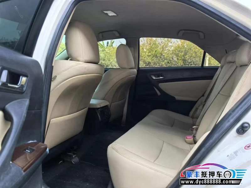 13年丰田锐志轿车抵押车出售