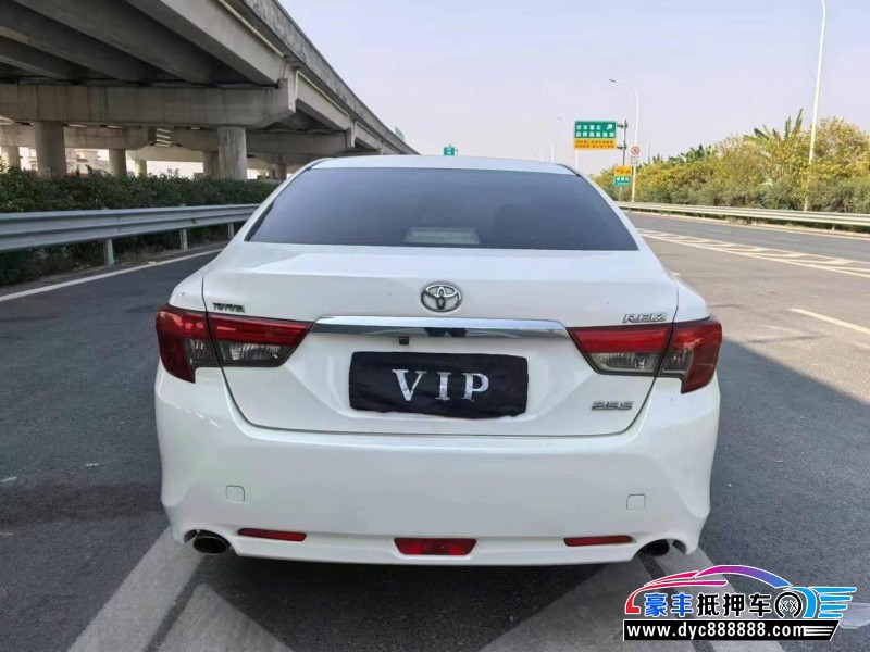 13年丰田锐志轿车抵押车出售