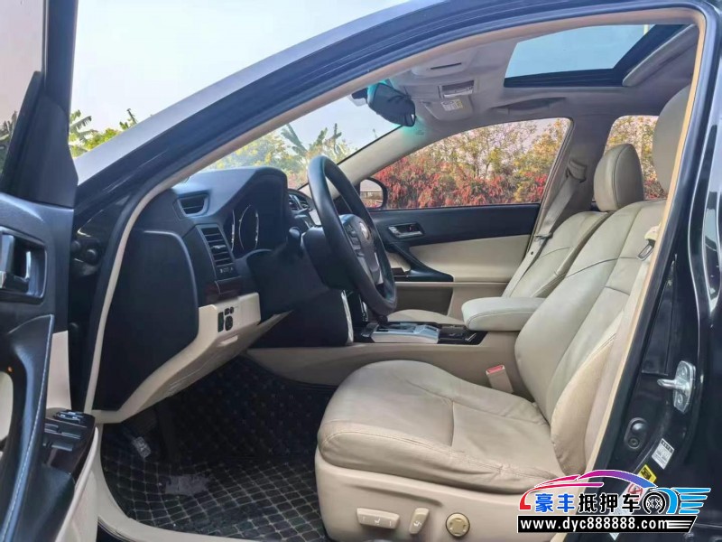 11年丰田锐志轿车抵押车出售