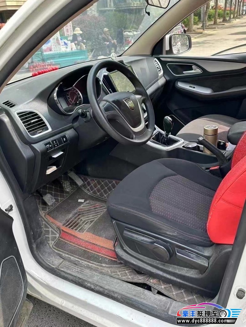 16年宝骏560轿车抵押车出售