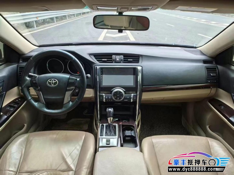 12年丰田锐志轿车抵押车出售