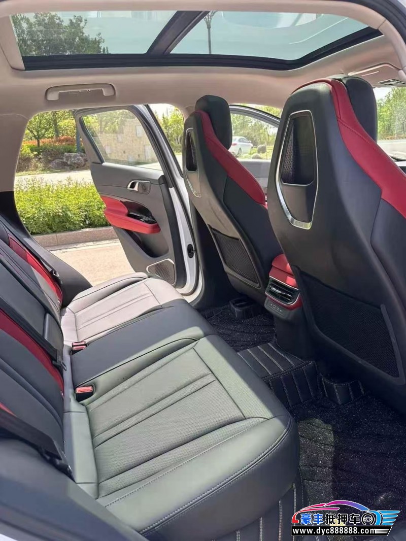 24年红旗HS3轿车抵押车出售