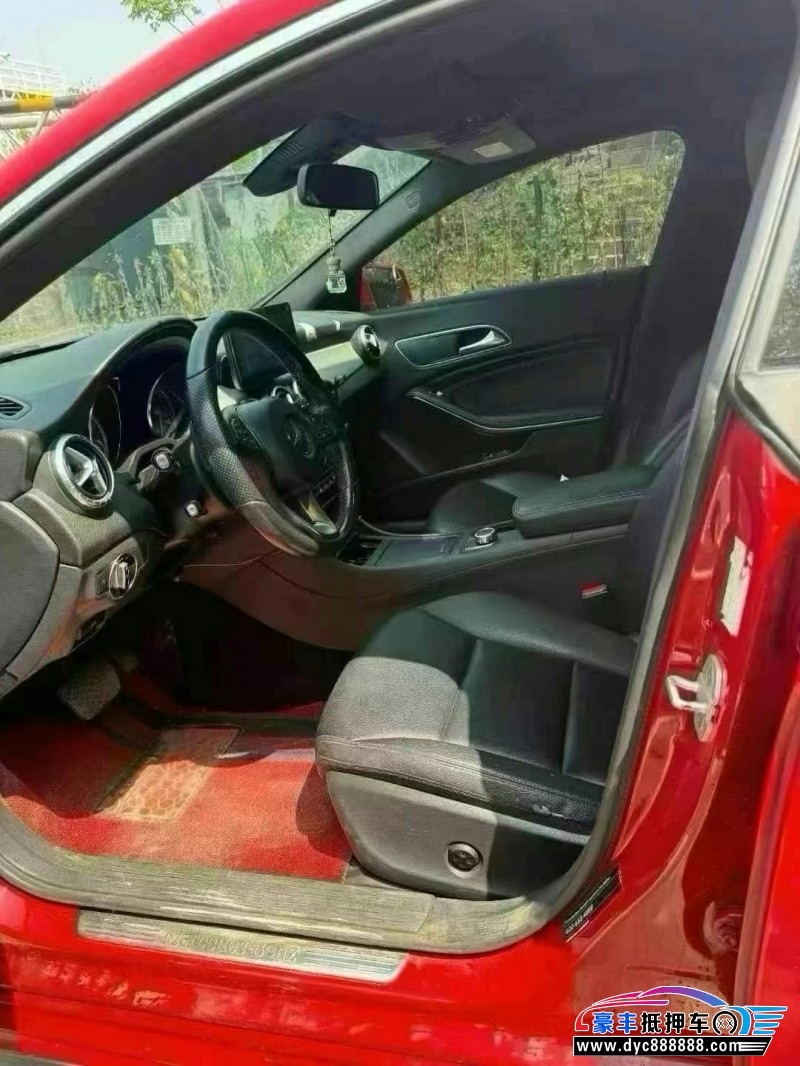 15年奔驰CLA轿车抵押车出售