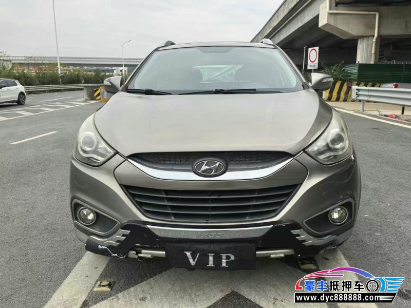 11年现代ix35轿车抵押车出售