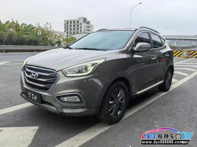 13年现代ix35轿车抵押车出售