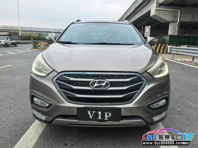 13年现代ix35轿车抵押车出售