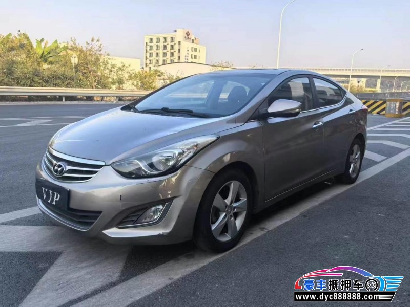 14年现代朗动轿车抵押车出售