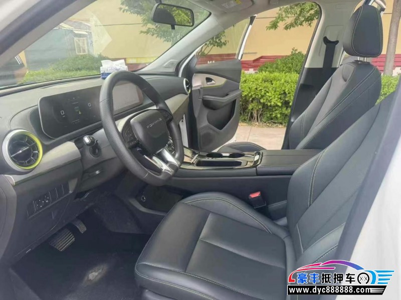 24年东风雷霆轿车抵押车出售