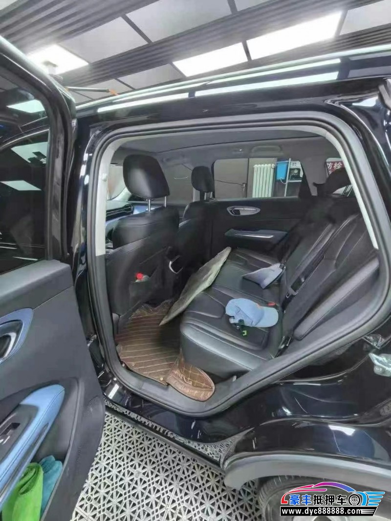 24年奔腾T90轿车抵押车出售