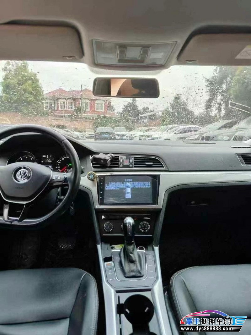 16年大众凌渡轿车抵押车出售