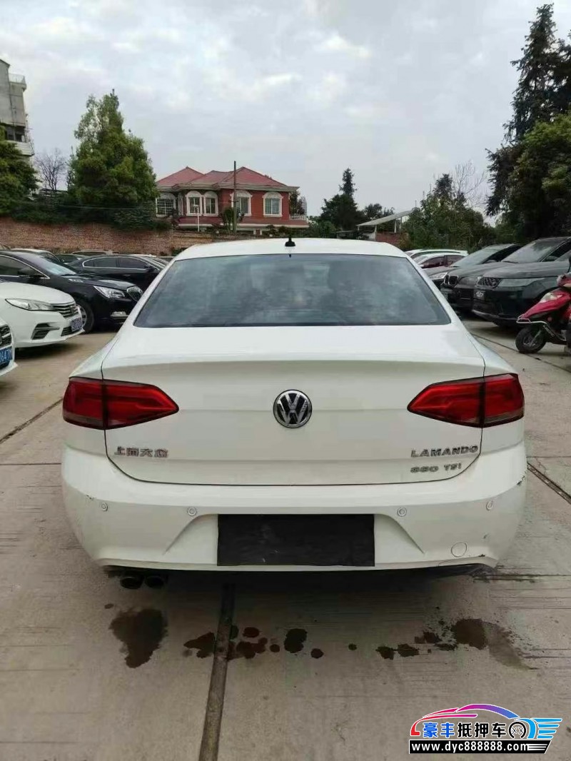 16年大众凌渡轿车抵押车出售