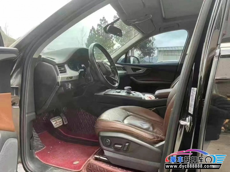 17年奥迪Q7轿车抵押车出售